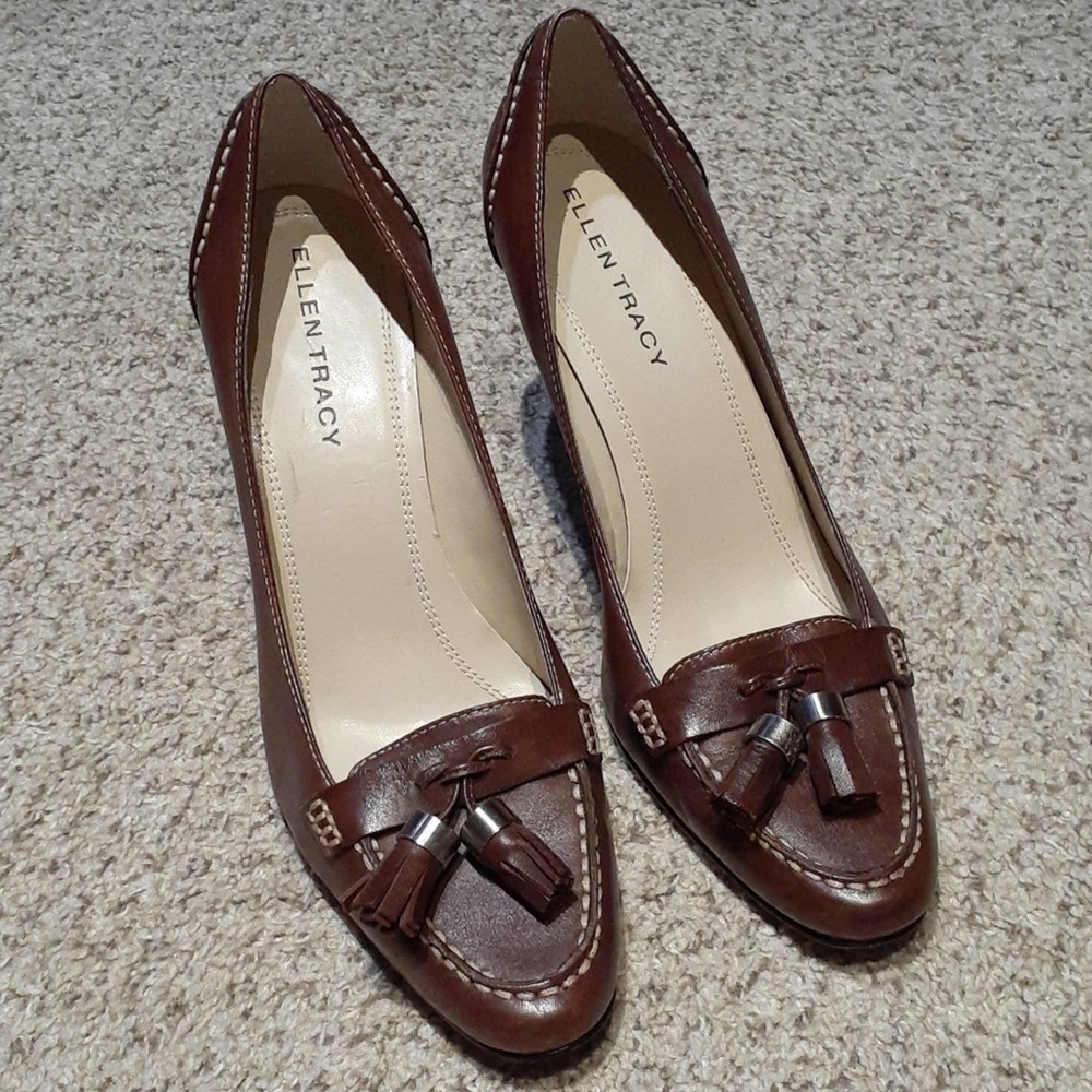 ELLEN TRACY 8.5 brown heels